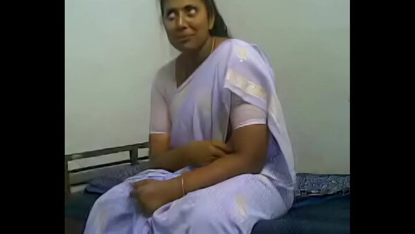 Desi house owner aunty giving blowjob