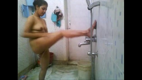 Indian girlfriend recording nude bath for bf